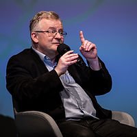 Zdjęcie przedstawia prezesa fundacji dr hab. Grzegorza Grochowskiego.